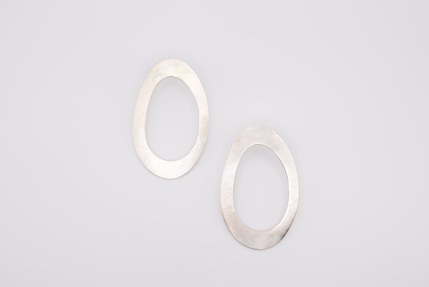 Oval earrings