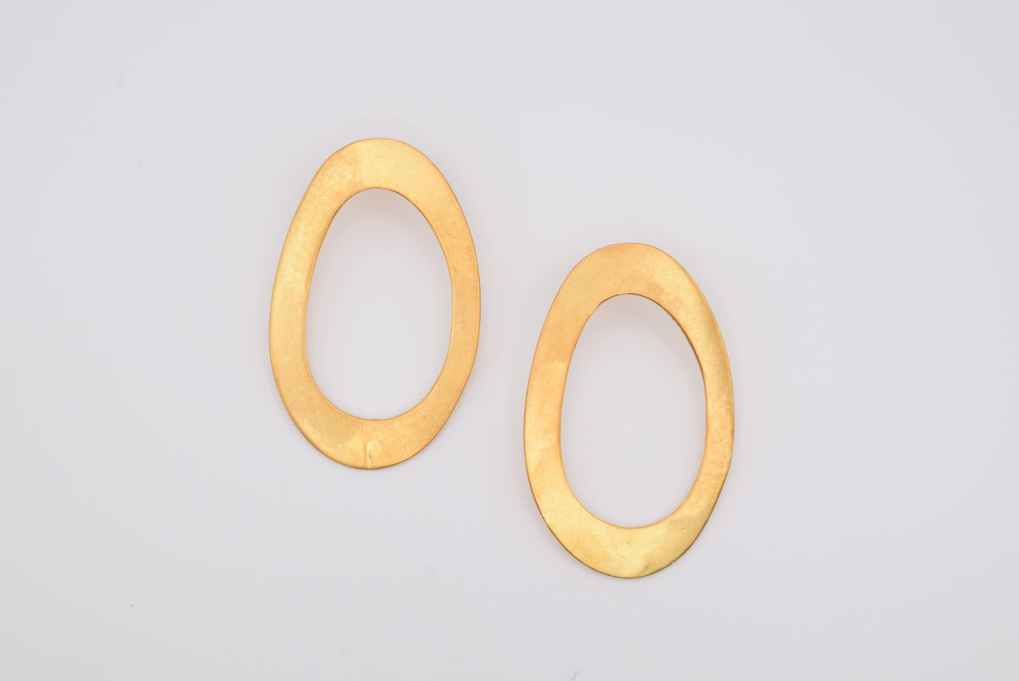 Oval earrings