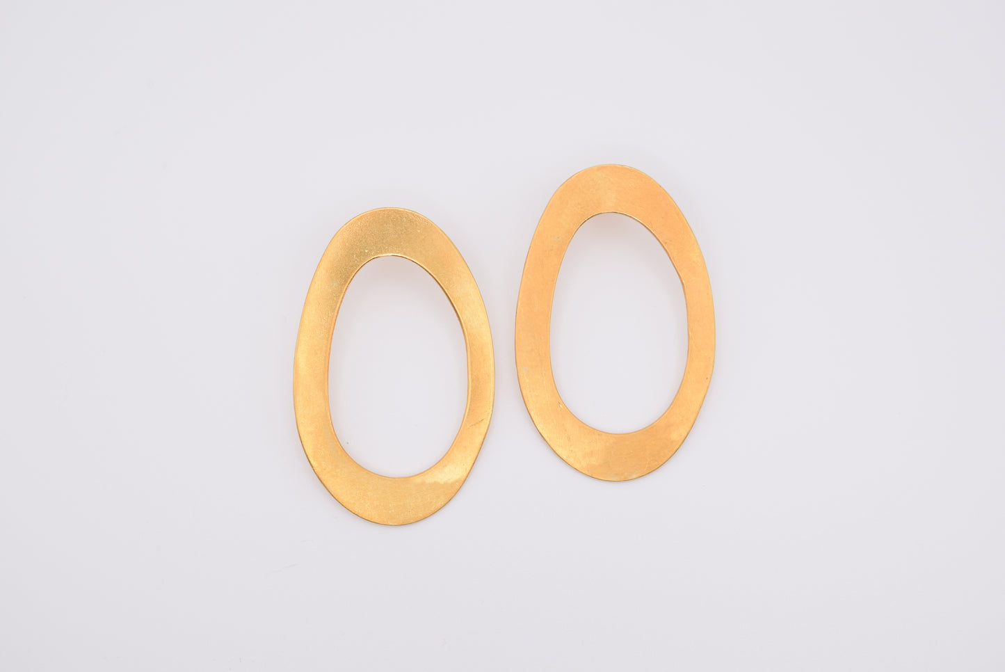 Oval earrings